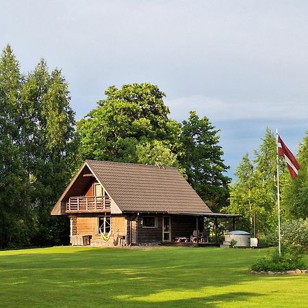 Palmas Villa Jurkalne Bagian luar foto